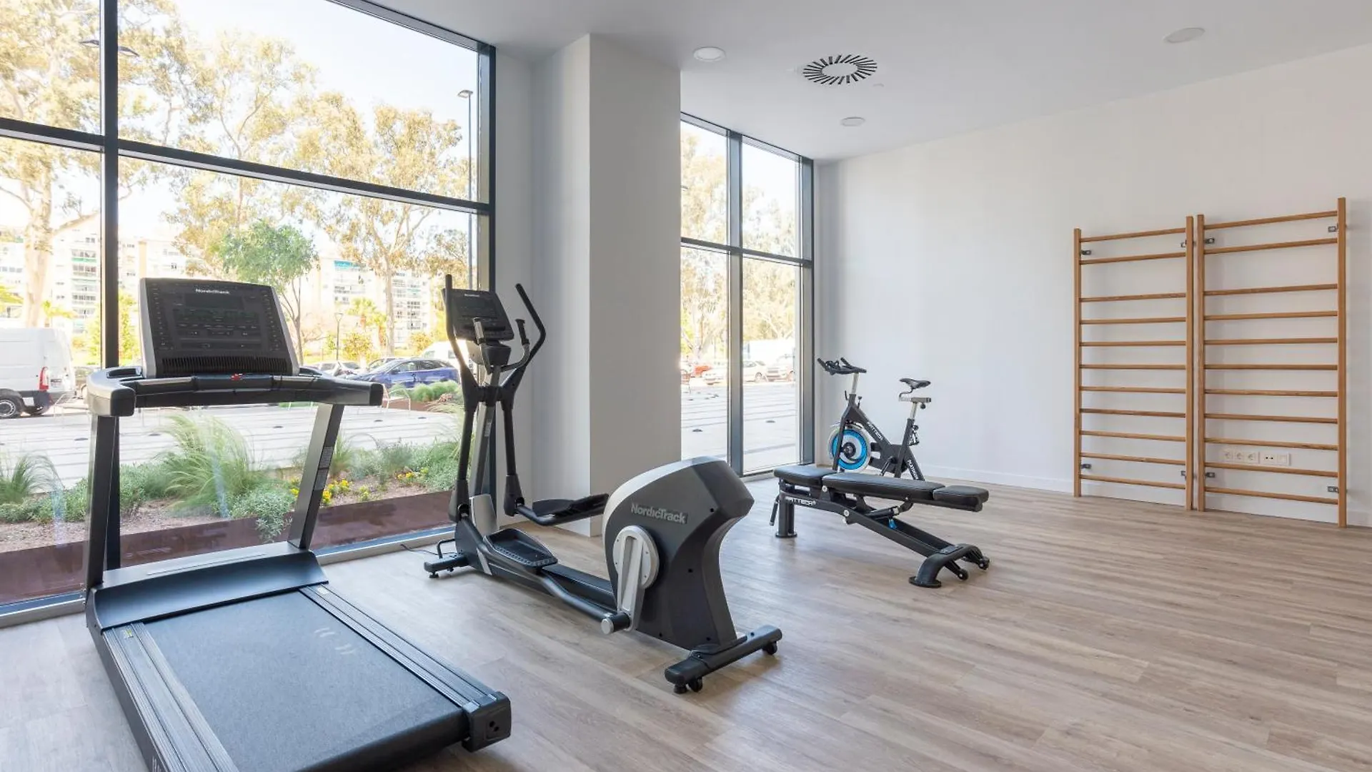 Skyline IV Pool & Coworking By Ele Apartments Málaga 0*,