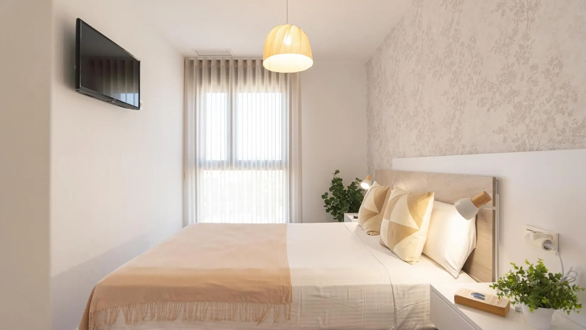 Skyline IV Pool & Coworking By Ele Apartments Málaga