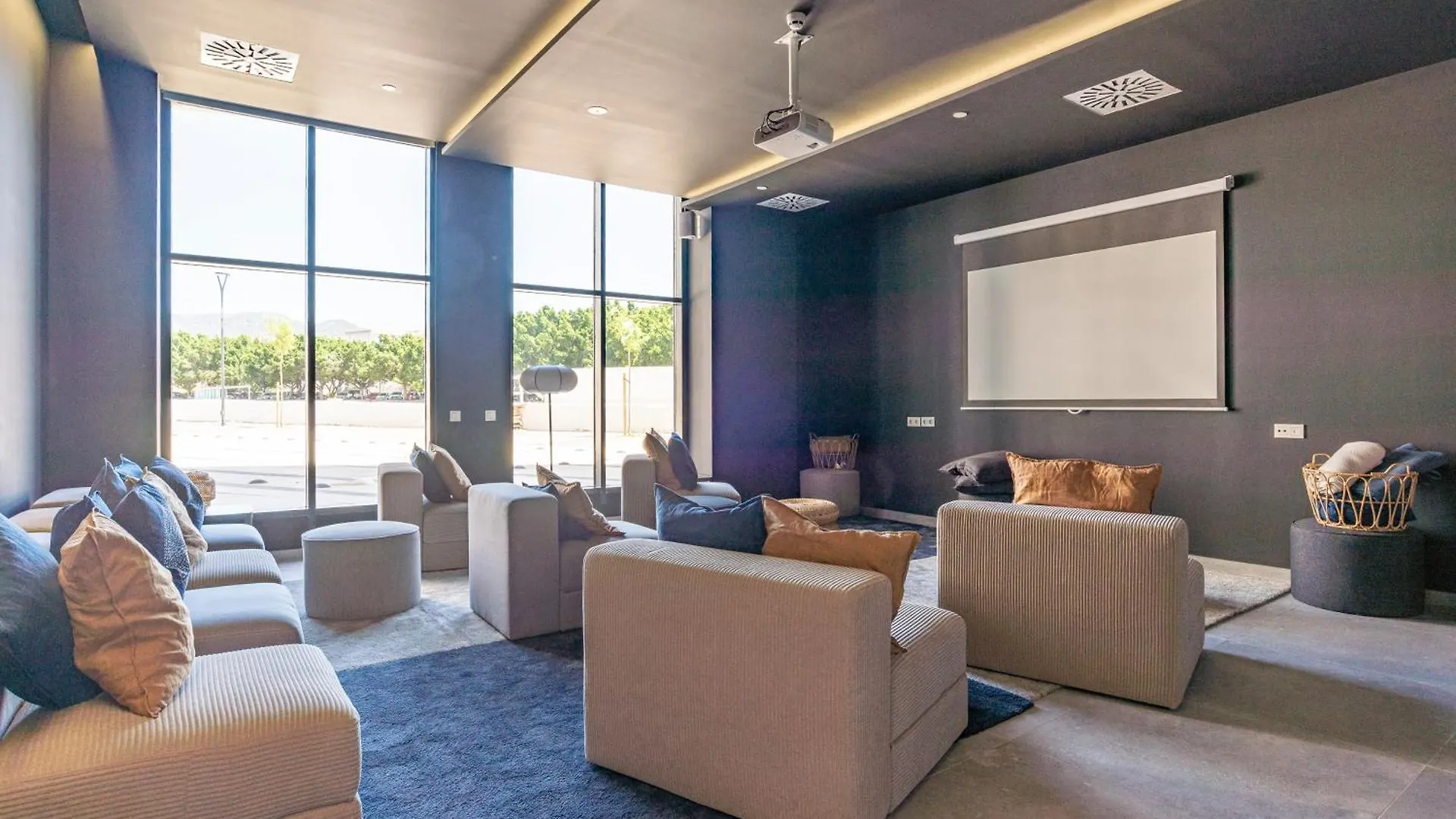 Skyline IV Pool & Coworking By Ele Apartments Málaga