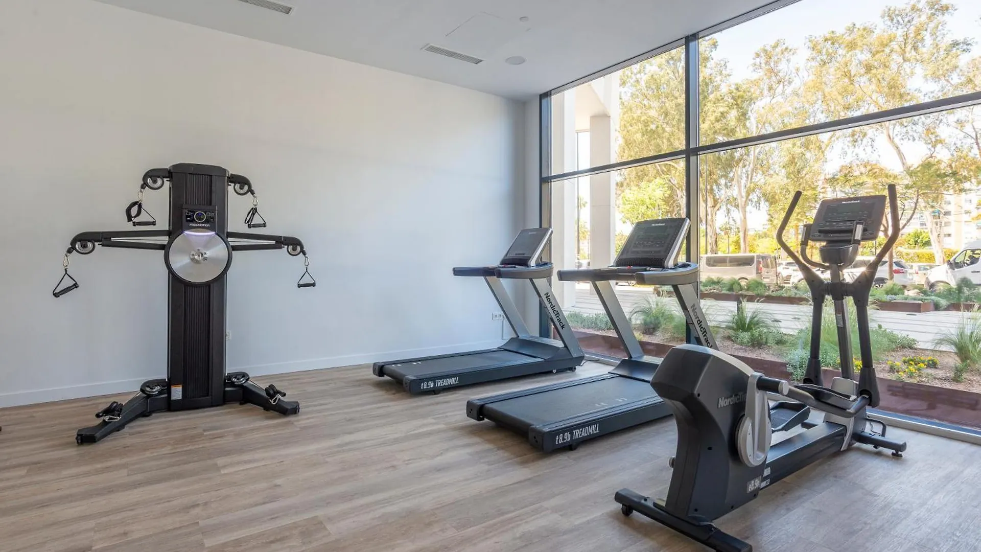 Skyline IV Pool & Coworking By Ele Apartments Málaga İspanya